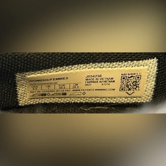 Merrell Women’s Hiking Shoes. Size 9.5. EUC. Smoke-free and pet-friendly home. - Picture 4 of 4